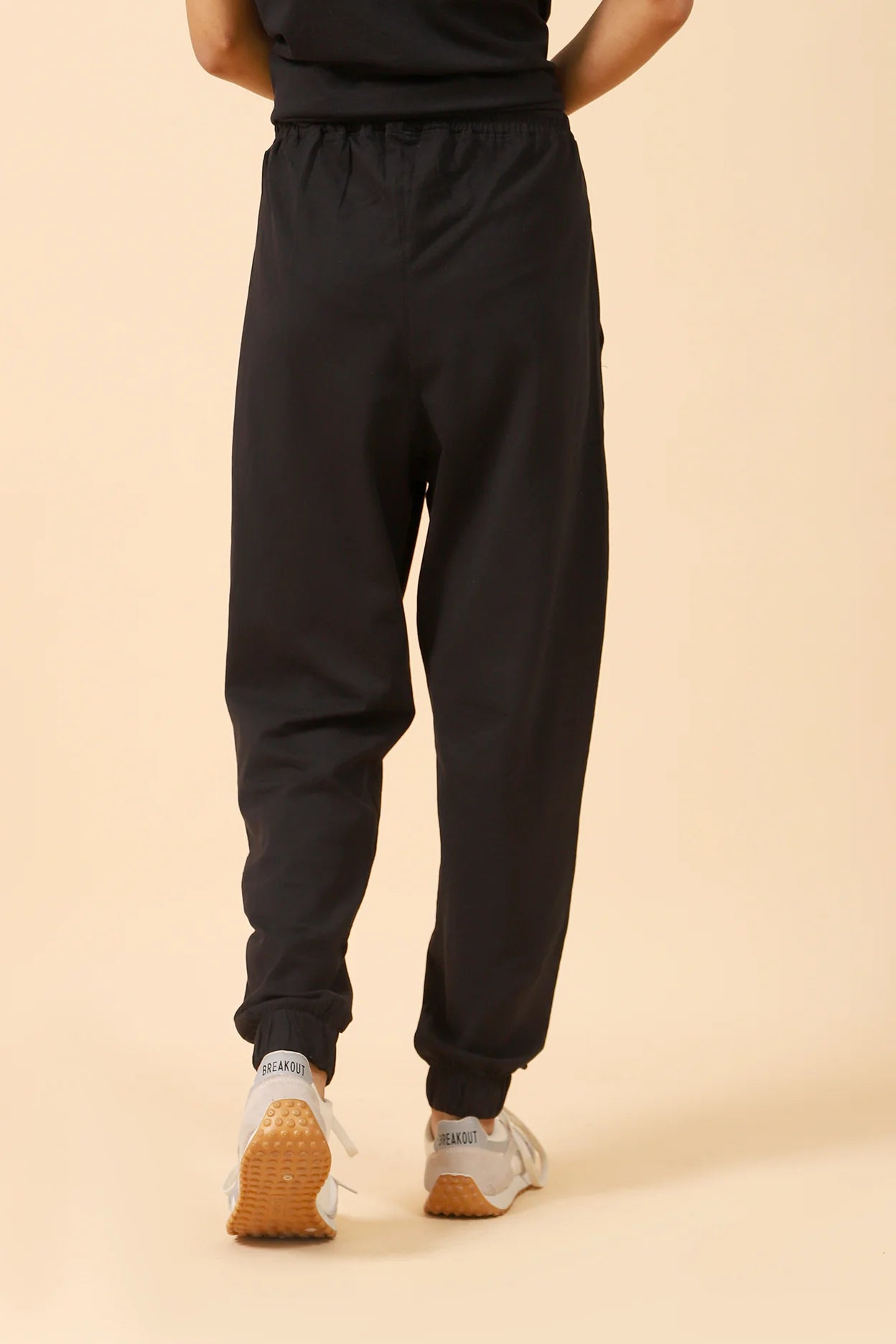 BASIC JOGGER PANTS