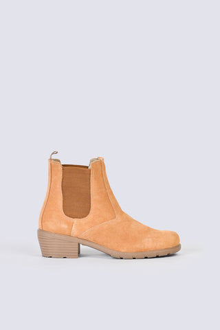 CHELSEA BOOTS