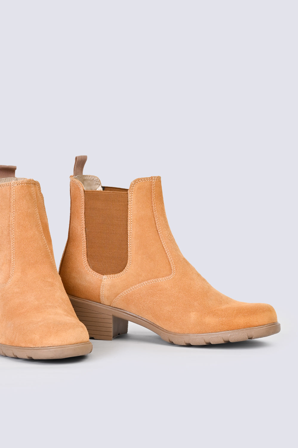 CHELSEA BOOTS