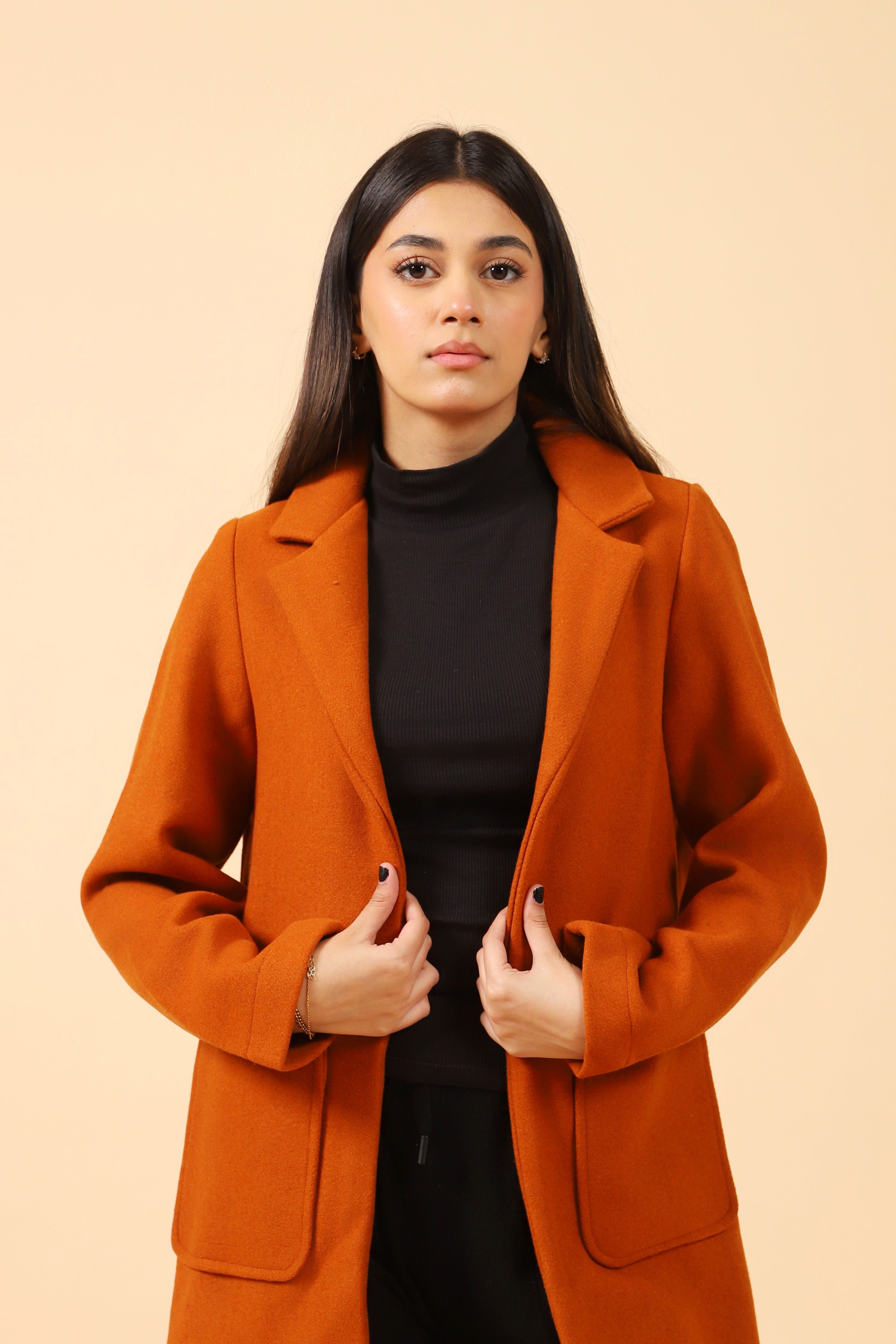 COAT WITH ROUNDED HEM