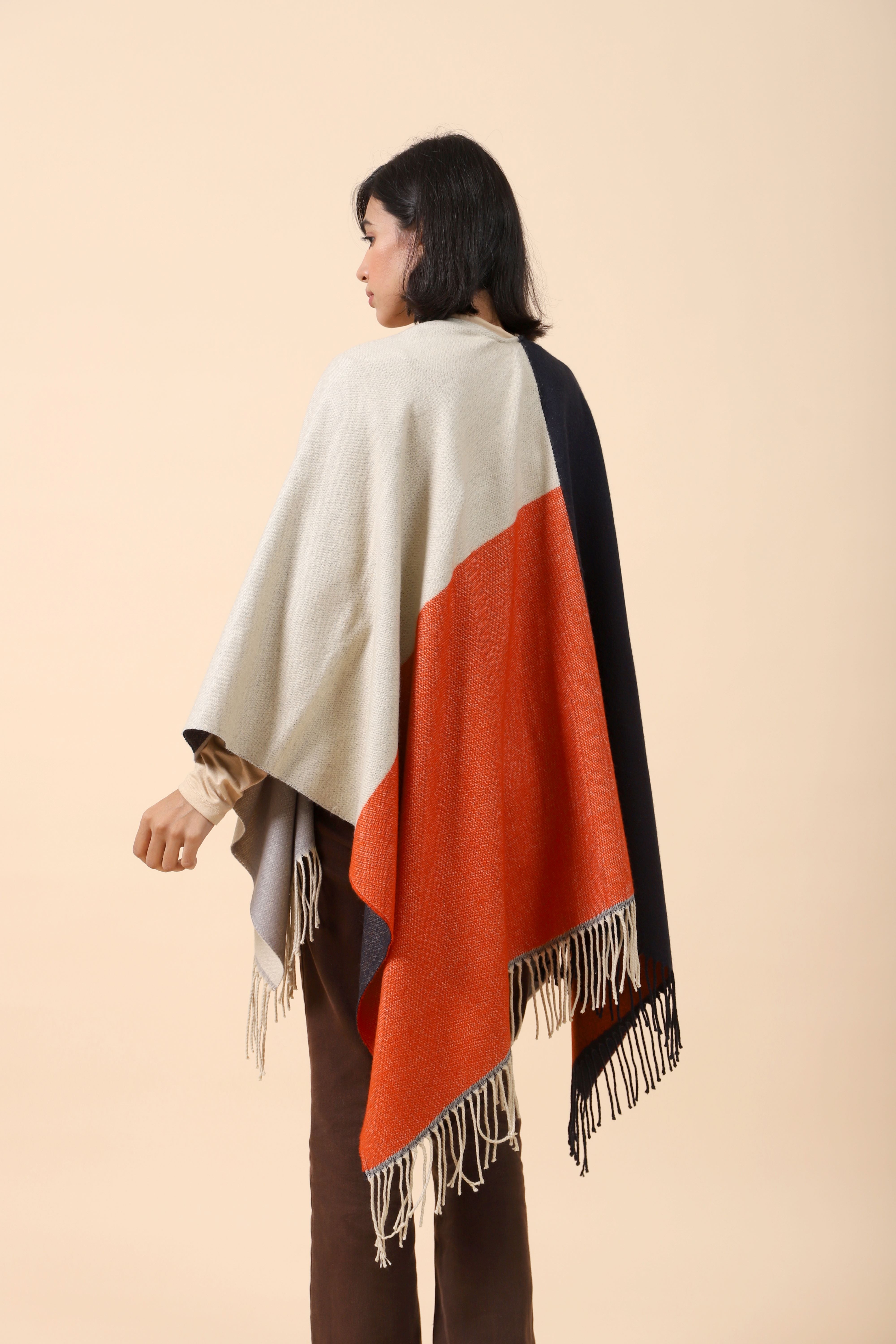 COLOR BLOCK CAPE SHAWL