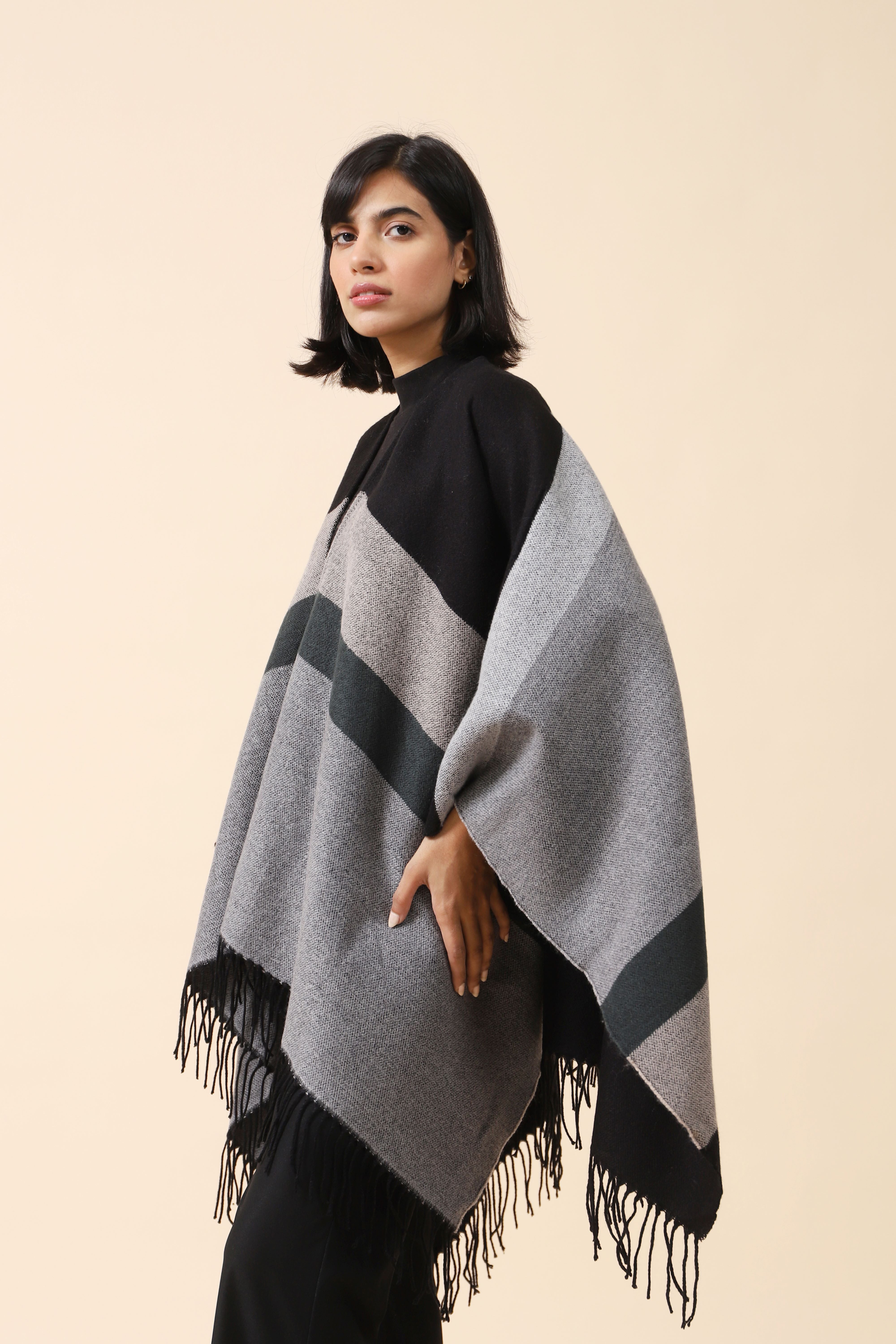 COLOR BLOCK CAPE SHAWL