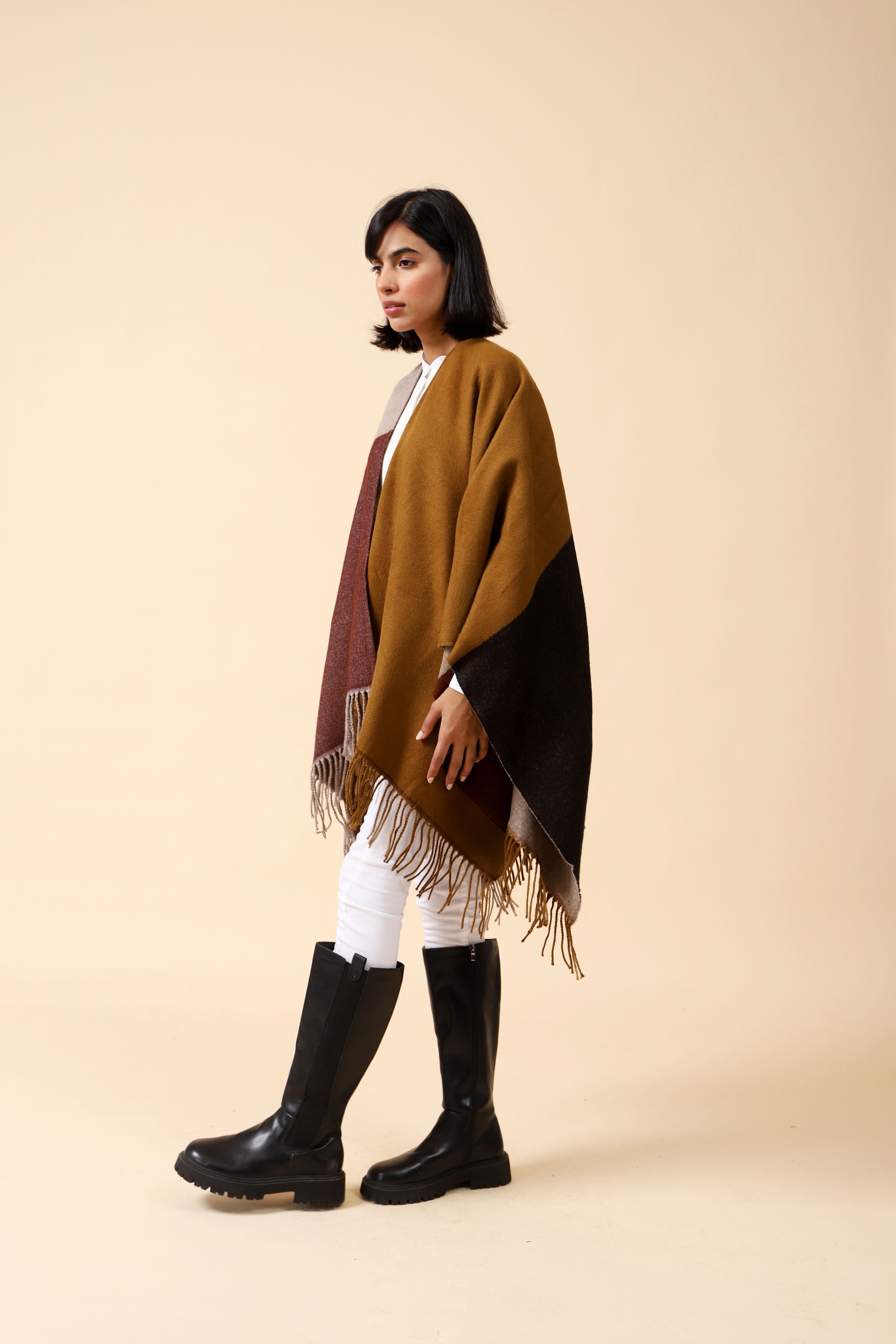 COLOR BLOCK CAPE SHAWL